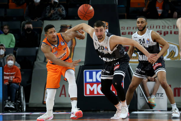 季表现产生 季表现产生